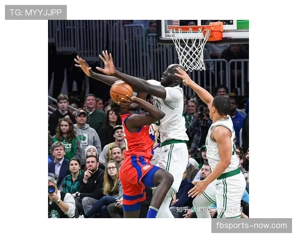 格兰特·威廉姆斯挡拆制造错位显著提升防守轮转效率